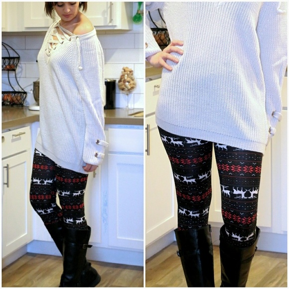 Reindeer Print Holiday Leggings - Picture 3 of 4